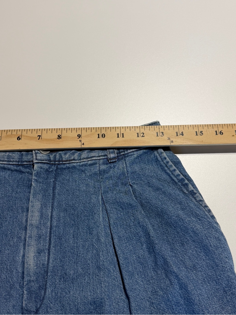 Vintage Levi’s Sportswear Pleated Denim Trousers Womens US10 W28 Light Wash - Picture 7 of 9